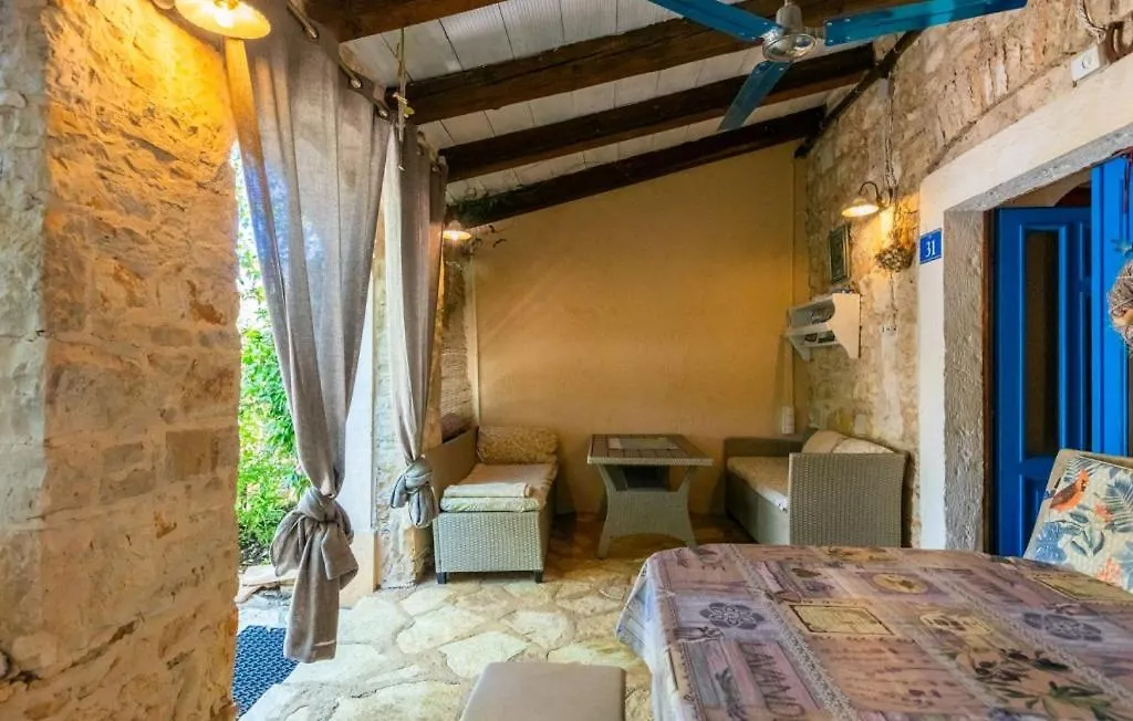 Beautiful Villa Casa Romantica With Pool In Umag