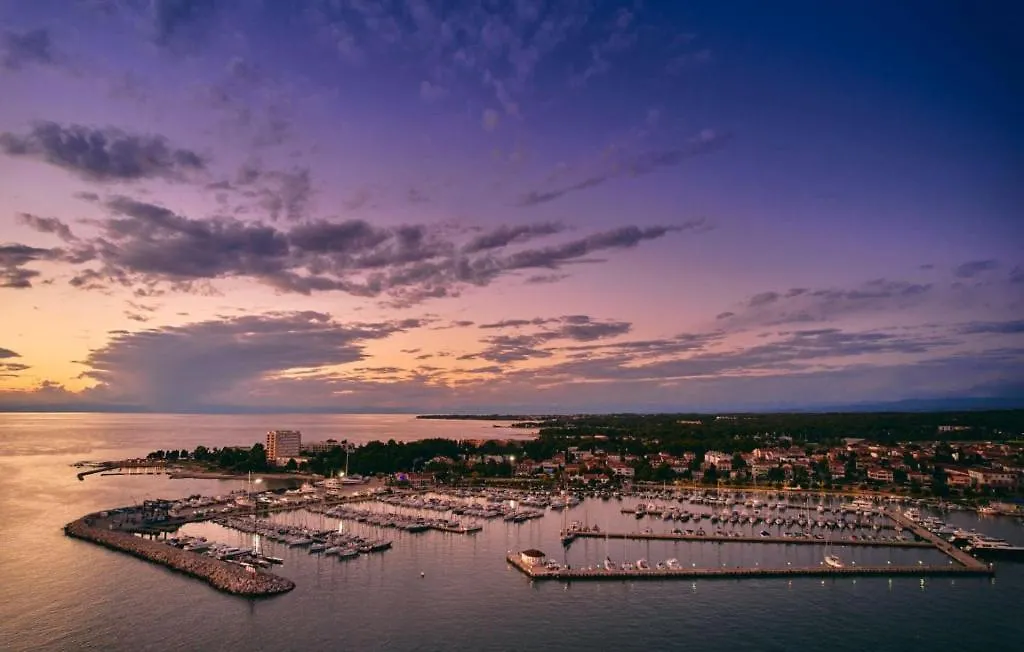 Beautiful Villa Casa Romantica With Pool In Umag