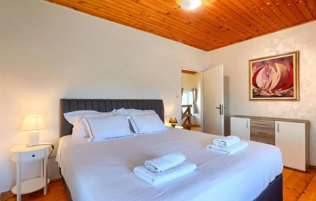 Beautiful Villa Casa Romantica With Pool In Umag